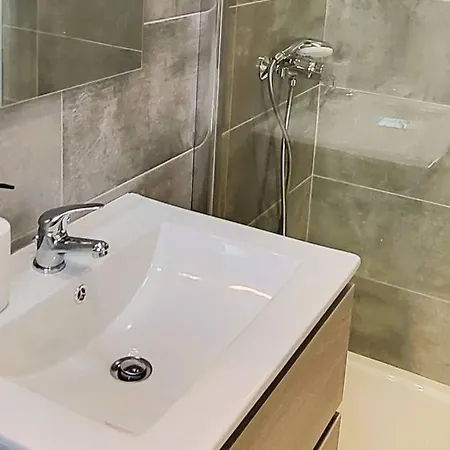 Silvio, 8 Pers, Piscine, 15 Minutes En Voiture *