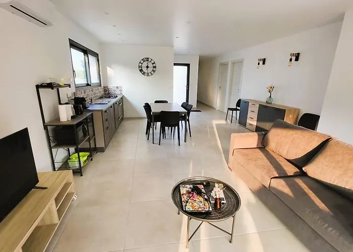 Silvio, 8 Pers, Piscine, 15 Minutes En Voiture * Sainte-Lucie de Porto-Vecchio